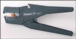 Auto wire stripper